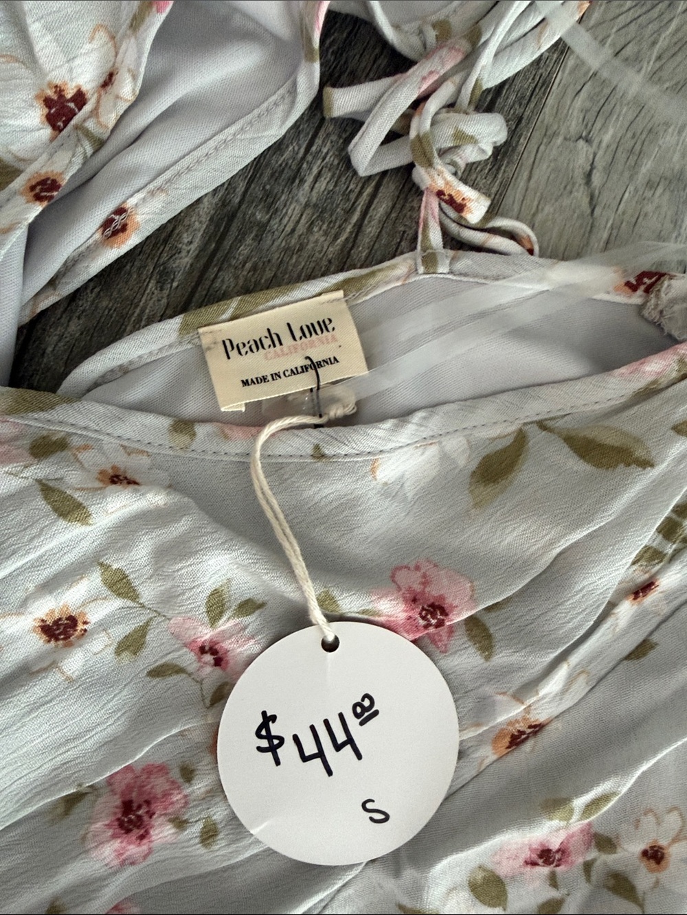 Peach Love California White Floral Tie-Back Tiered Dress - Pink Flowers - Picture 2 of 3